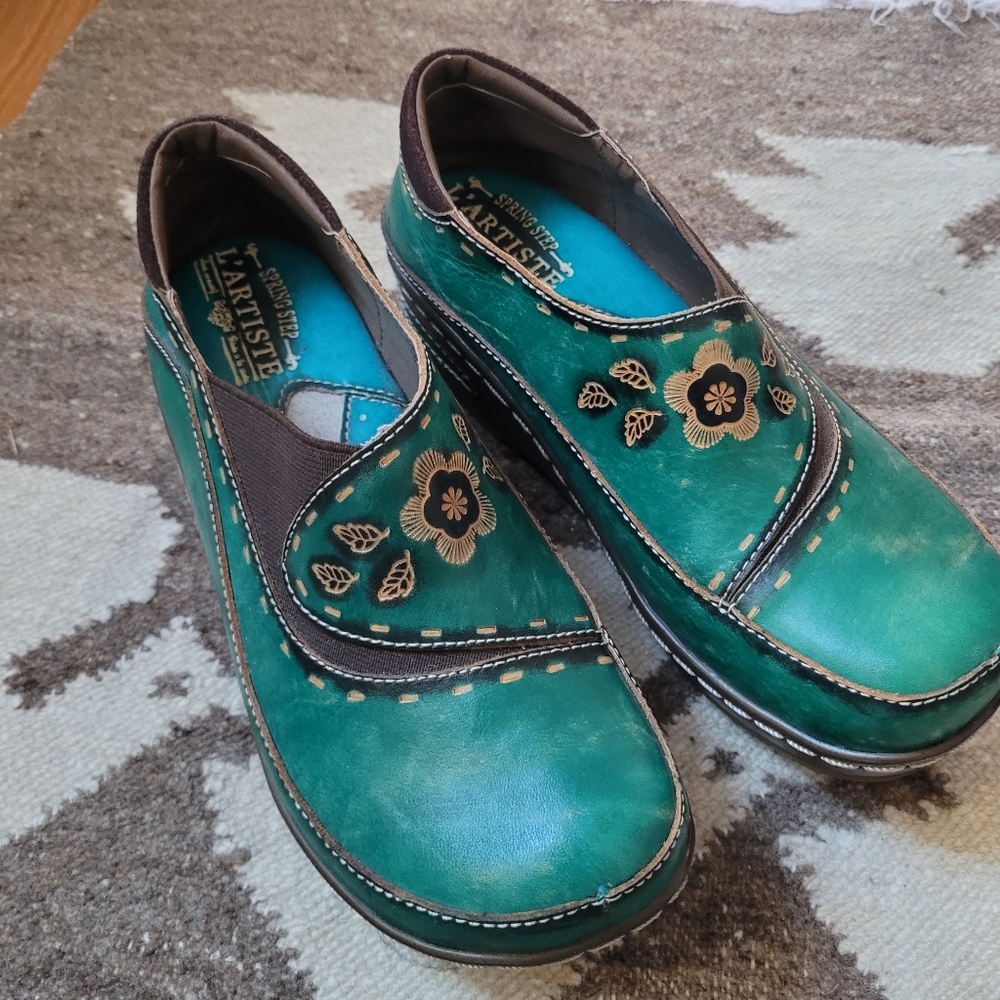 Spring Step Green Floral Women's Shoes